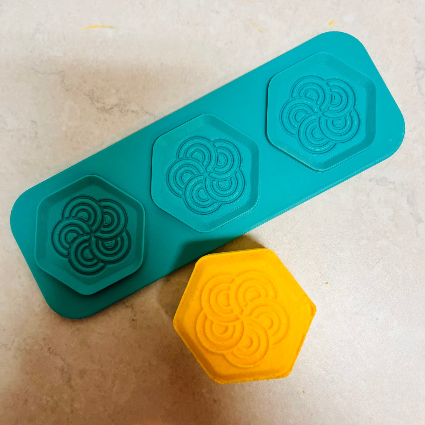 Trio Steamer Hybrid Hex Shaped and Design Plates