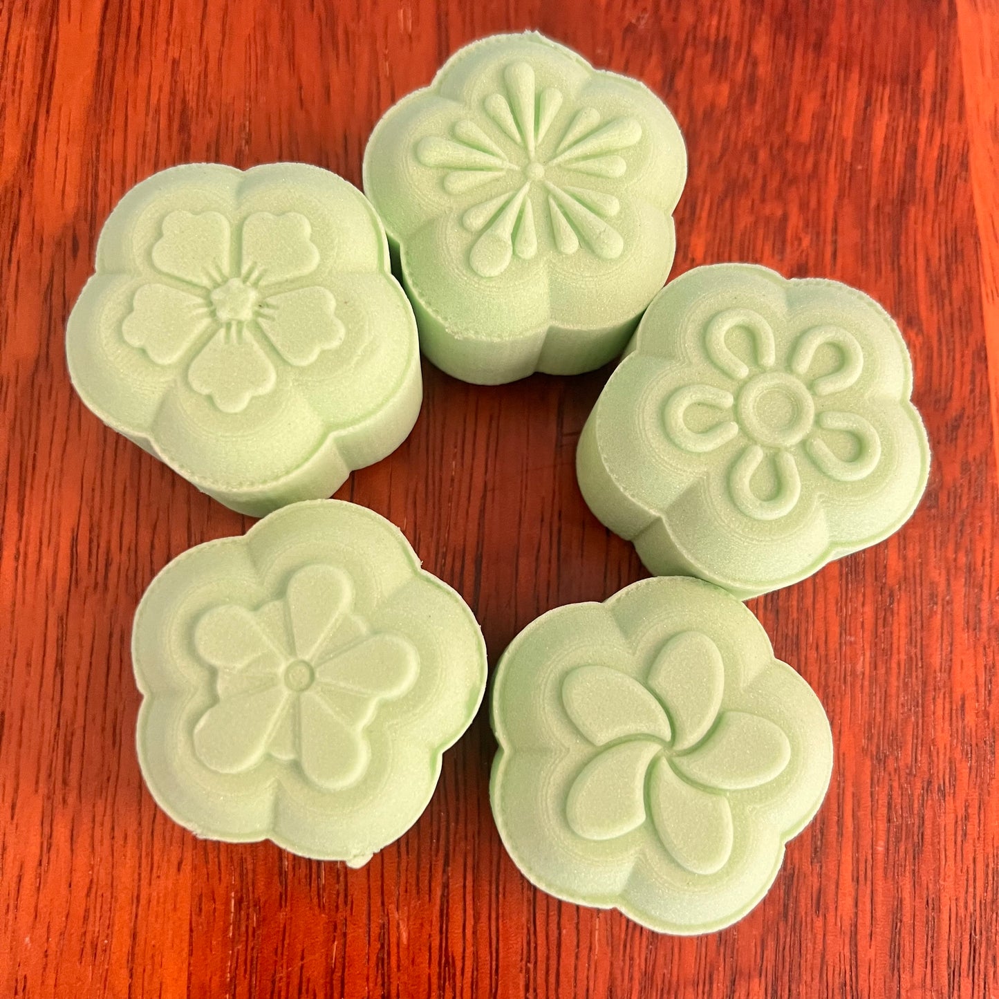 Trio Steamer Hybrid Daisy Shaped and Design Plates