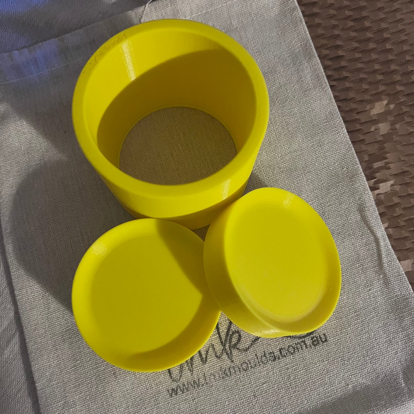 3 Piece Press Moulds and Plates Round Shaped