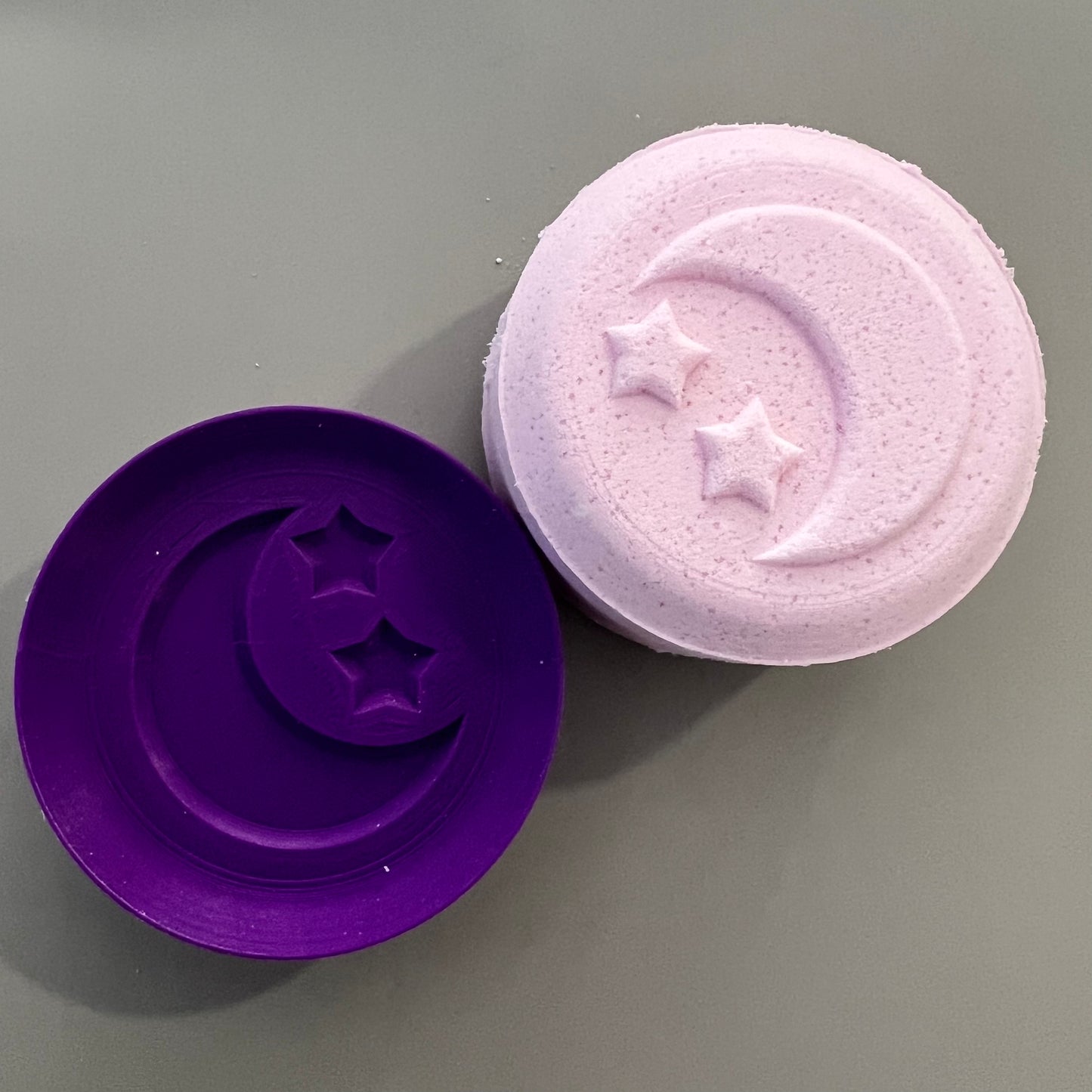 3 Piece Press Moulds and Plates Round Shaped