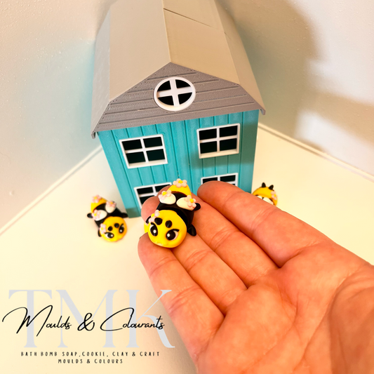 10x 3D Printed Mini Articulated Bee for Toy Surprise Bath Bombs